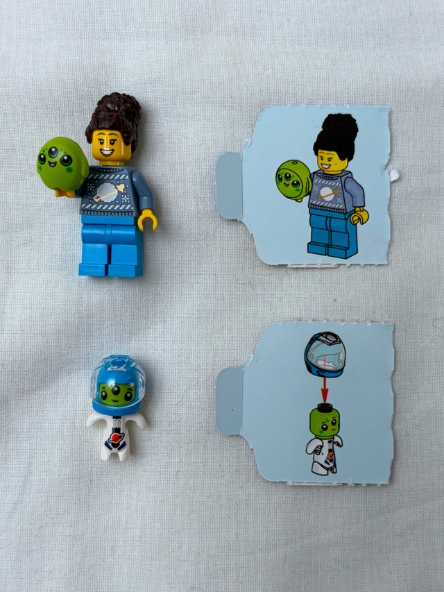 LEGO Woman with Plushy Alien Toy Minifig 2025 Lego City Advent
