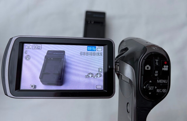 Panasonic HX-DC2 Handheld Camcorder - photo 4