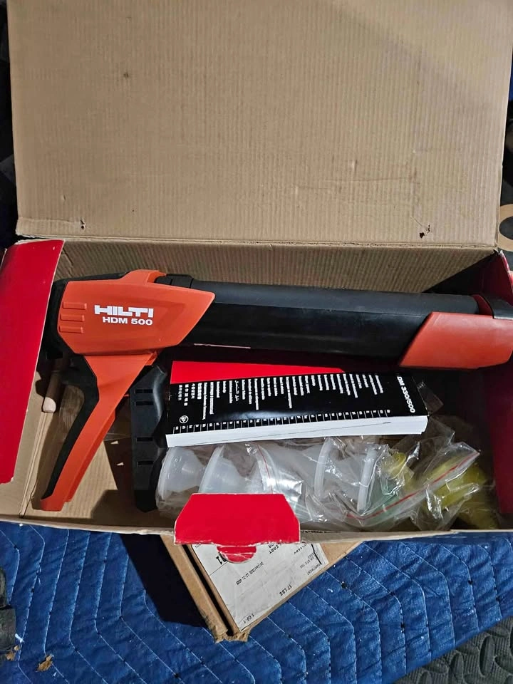 Hilti manual dispenser