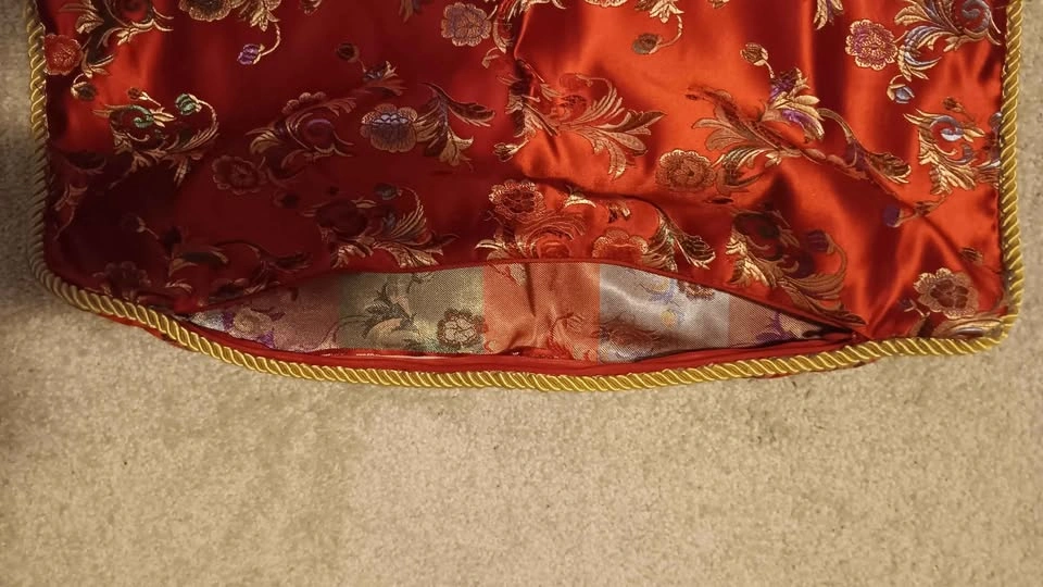 Set of 2 Red Floral Brocade Silk Cushion Covers 20x20 - photo 3