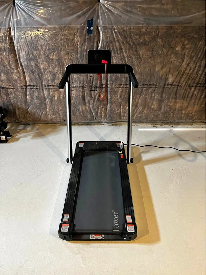 Compact Treadmill / Walking Pad – Excellent Condition