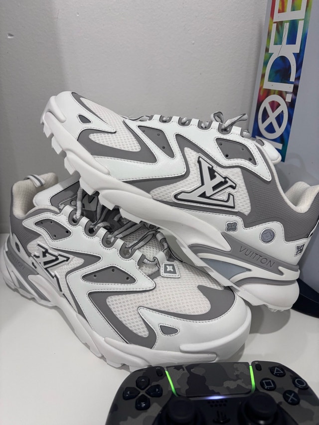 Louis Vuitton runner tatic sneakers size 10
