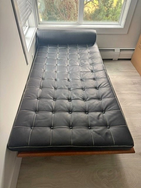 Vintage Leather Faux Barcelona Day Bed