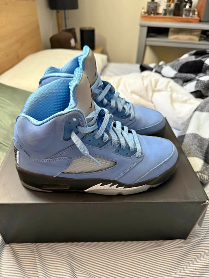 Jordan 5 Retro UNC University Blue SIZE 9 **PICKUP ONLY**