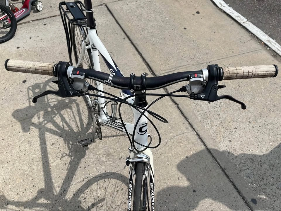 Cannondale CAAD8 18 speed cash & pick up only - photo 2