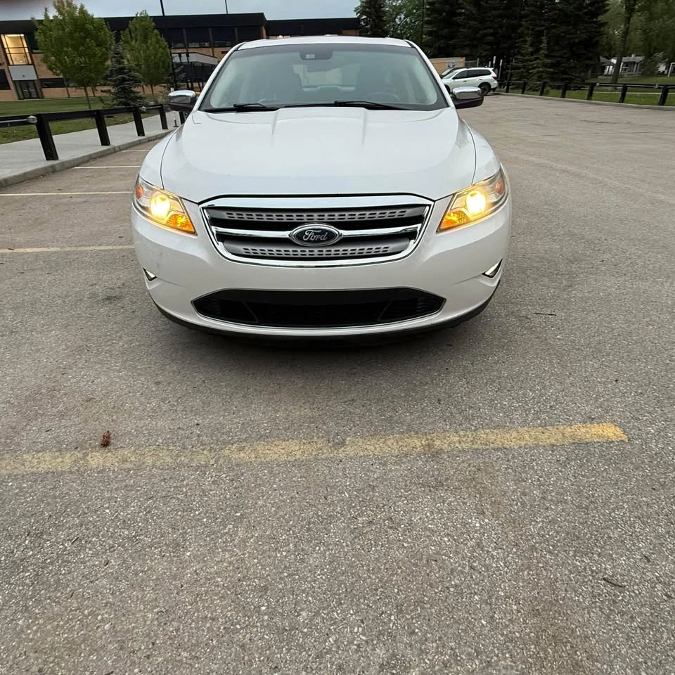 2011 Ford Taurus - photo 3
