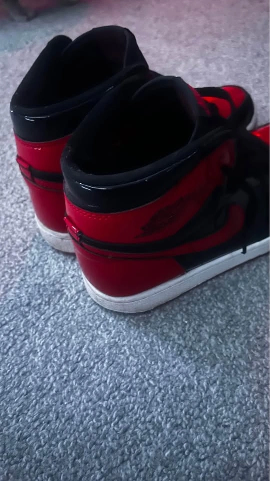 Jordan 1 patent breads - photo 3