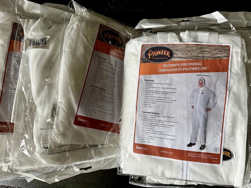 New Disposable Coverall, Front Zipper 18 pieces