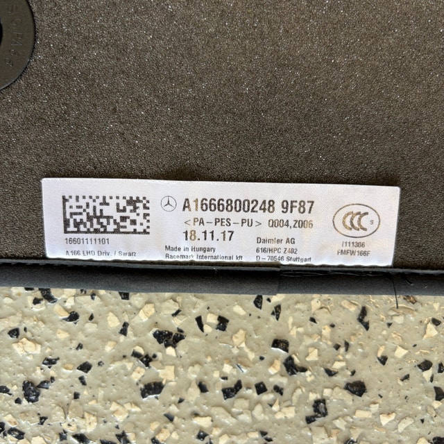 Mercedes OEM Driver Floor Mat • ML350 ML400 ML550 ML63 AMG • NEW - photo 4