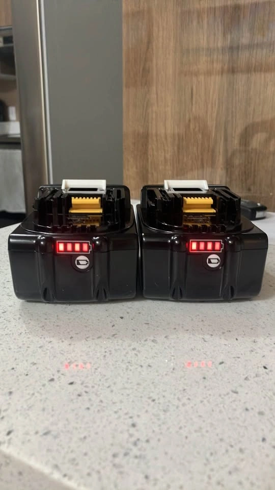 2x Makita 6ah Batteries Brand New - photo 3