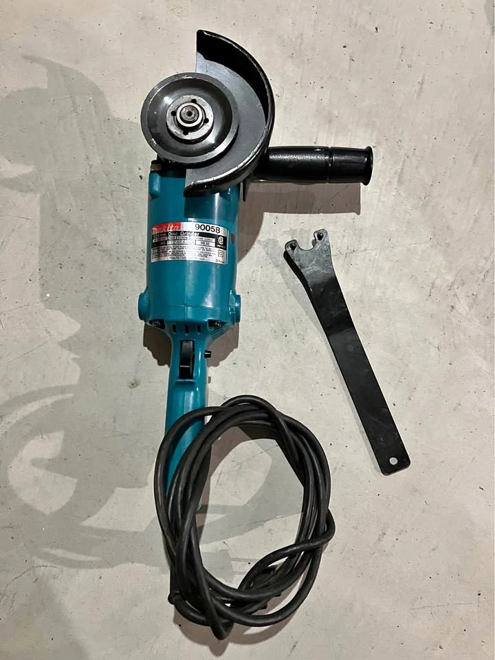 Makita 9005B 5” Disc Grinder – Made in Japan