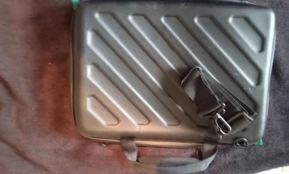 Thule Gauntlet Hard Shell Laptop Case - photo 3