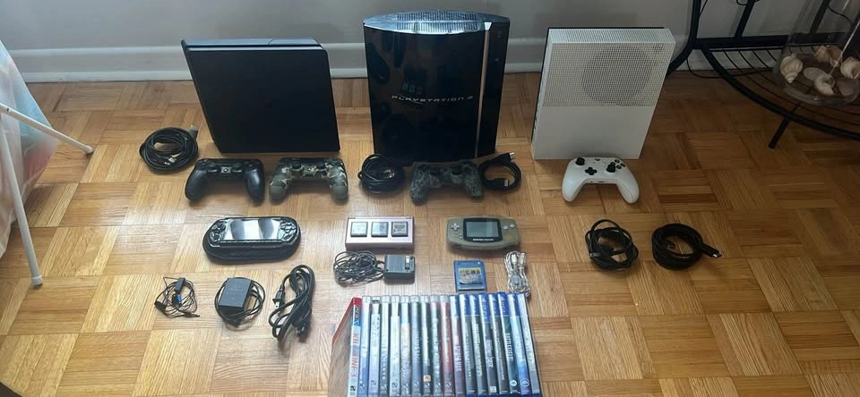 Retro Gaming Consoles & Games
