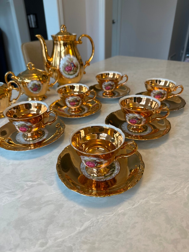 Vintage 15 piece gold-luster porcelain tea/coffee set. Japan. - photo 3