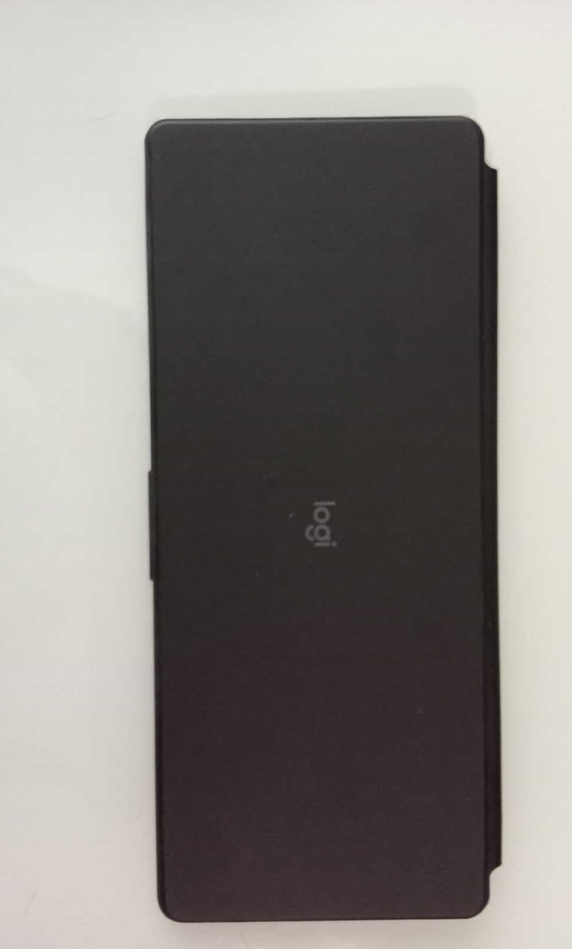 Logitech Slim Folio Keyboard Case