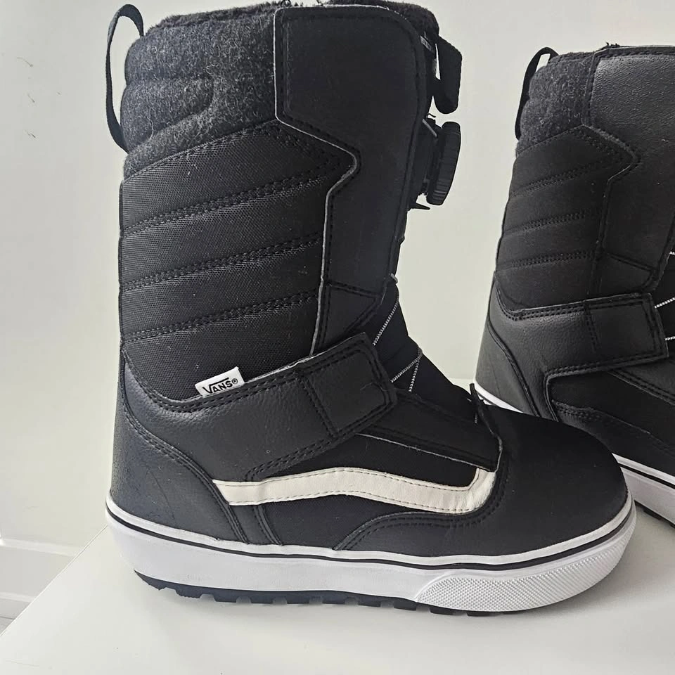 Vans Juvie Linerless Snowboard Boots – Youth Size 6 – BOA - photo 2