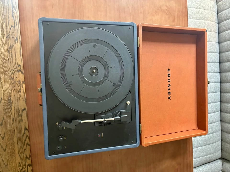 Crosley Cruiser Portable Turntable Record Player – Blue & Brown - photo 2