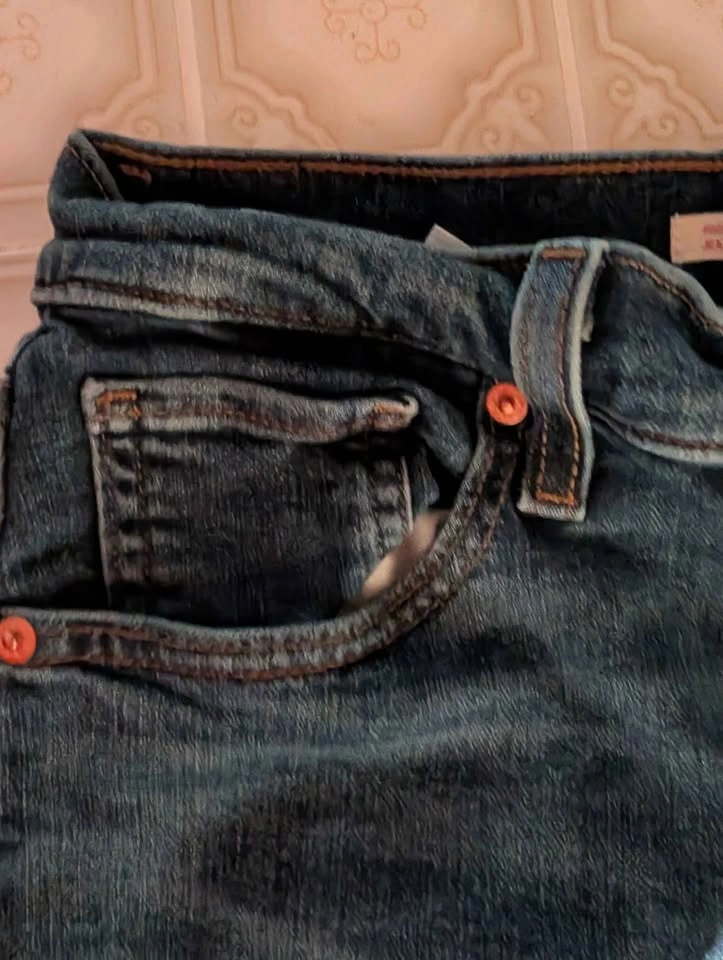 Levi's High Waisted Mom Jean Size 28 - photo 3