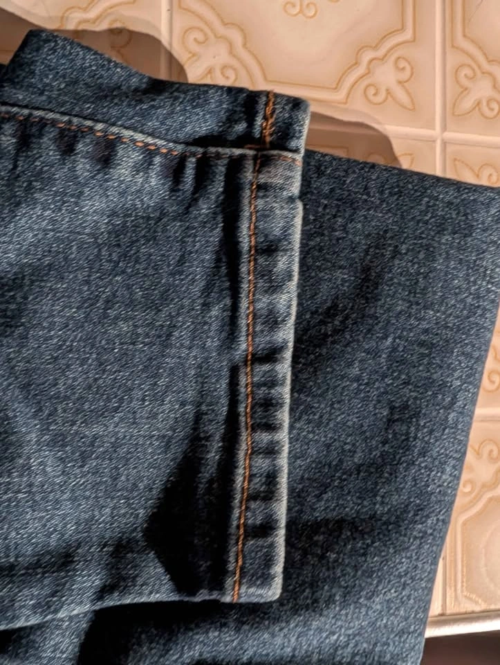 Levi's High Waisted Mom Jean Size 28 - photo 5