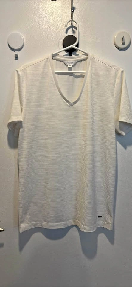 Men’s Calvin Klein tshirt