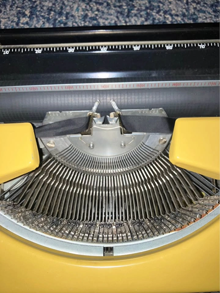 Brother Charger 11 Vintage Japan Typewriter - photo 3