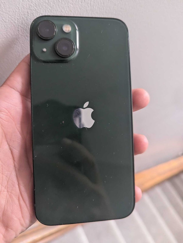 iPhone 13 - 128gb - 84% battery health - photo 2