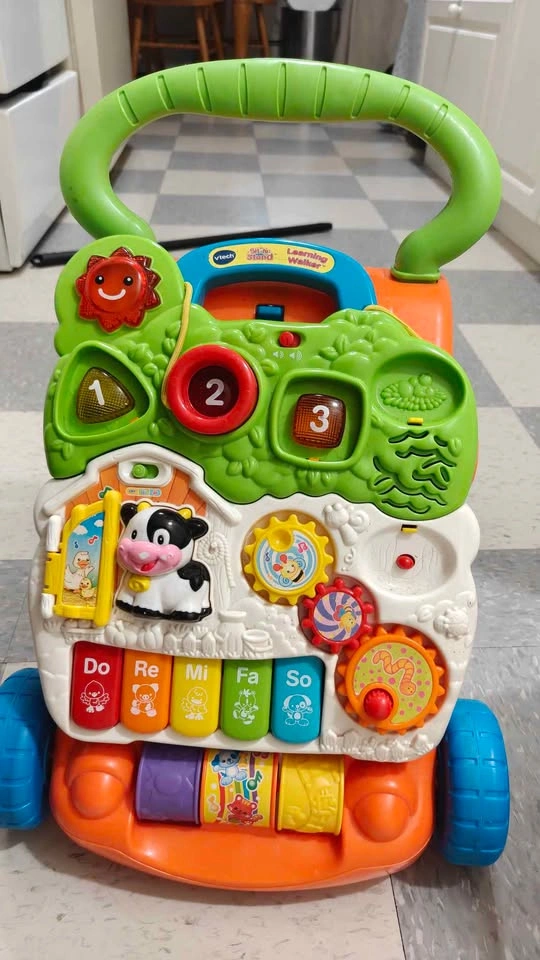 Vtech activity cube and walker - photo 2