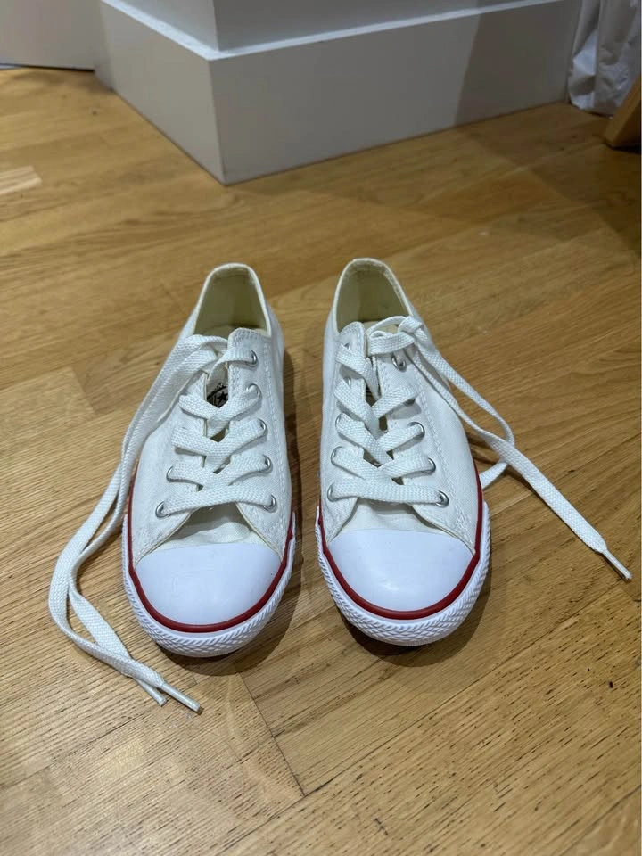 Size 6 Converse and Size 7 Ardene - Set of 2 - photo 2