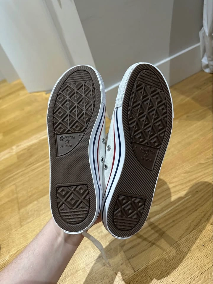 Size 6 Converse and Size 7 Ardene - Set of 2 - photo 3
