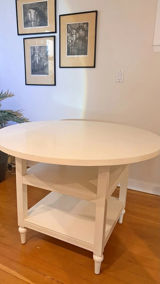Pottery Barn Shayne Round Dining Table