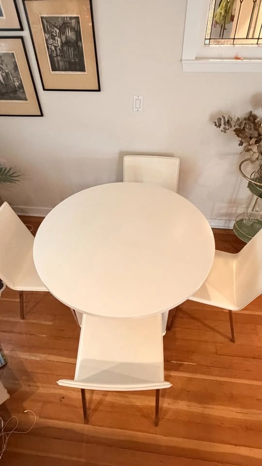 Pottery Barn Shayne Round Dining Table - photo 2