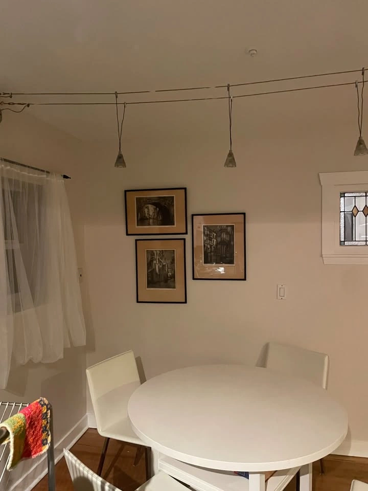 Pottery Barn Shayne Round Dining Table - photo 5