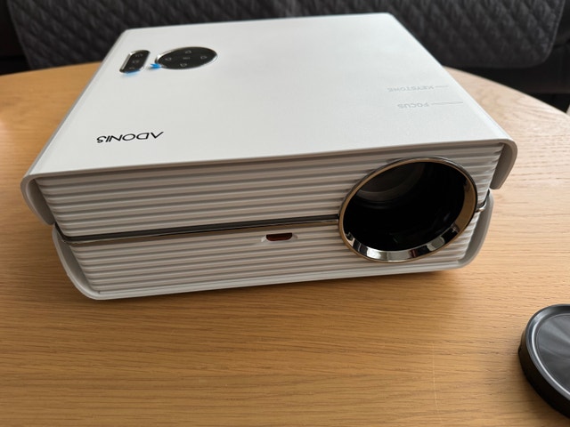 Projector with 2 HDMI port