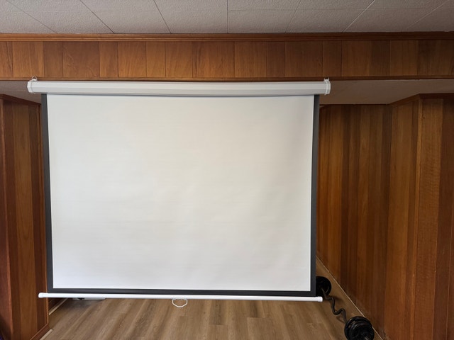 72 inch retractable screen - photo 3