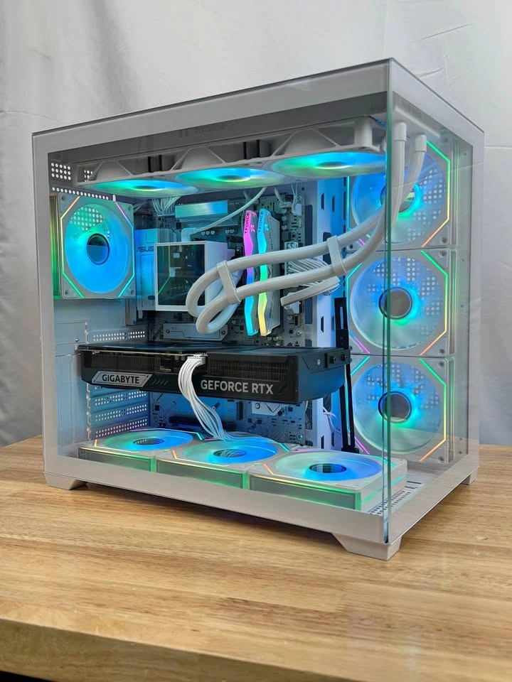 RTX 5080 | Ryzen 7 9800x3D | 32GB RAM | 2TB NVME SSD - High End