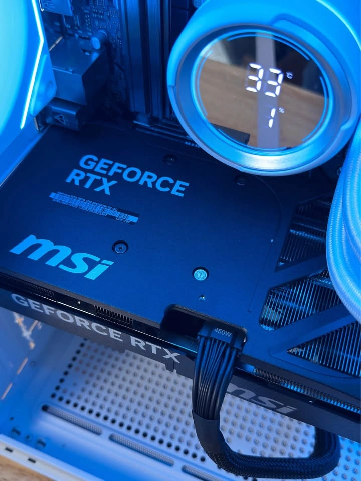 RTX 5070 | Ryzen 5700x | 32GB DDR4 | 1TB SSD - Gaming PC - photo 3