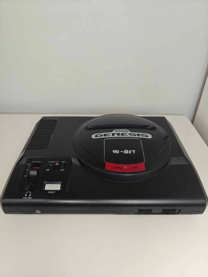Sega Genesis Model 1 console - photo 3