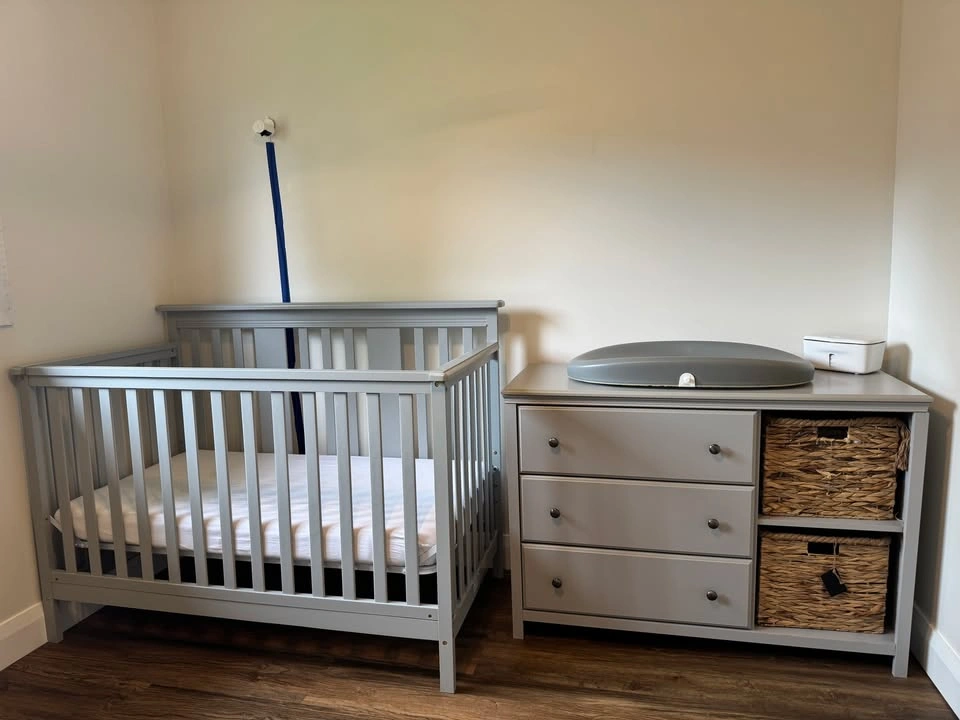 Convertible Crib and Dresser Set - photo 2