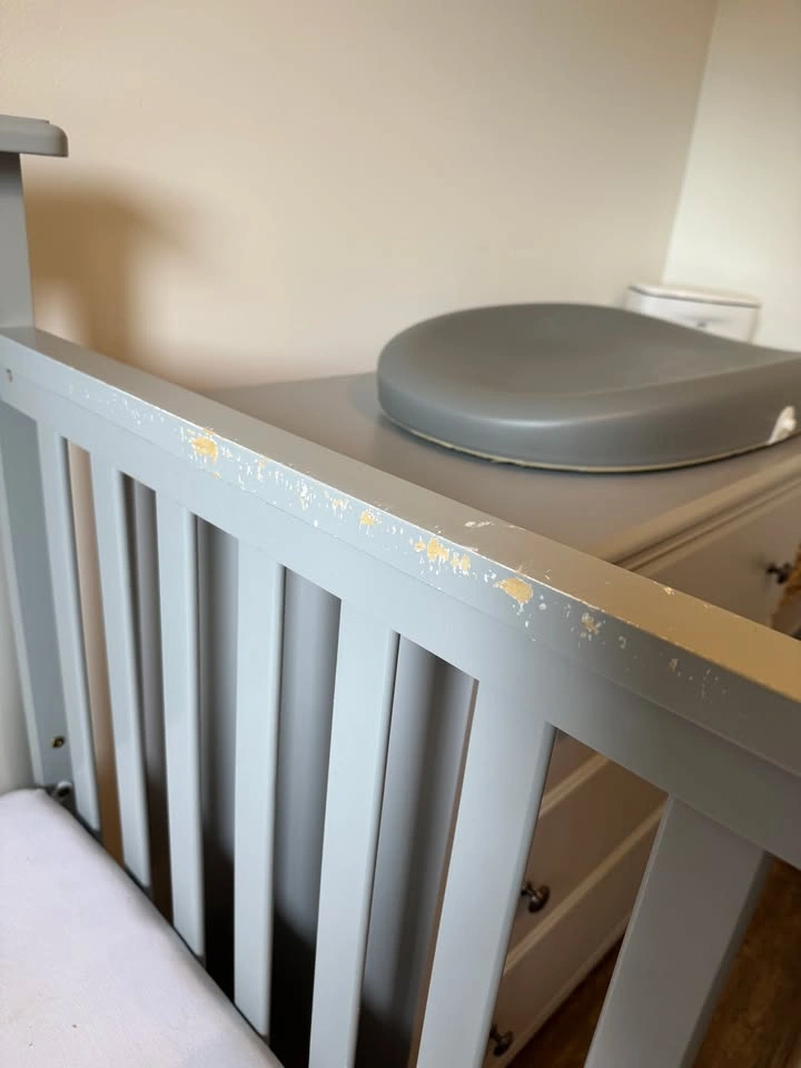 Convertible Crib and Dresser Set - photo 4