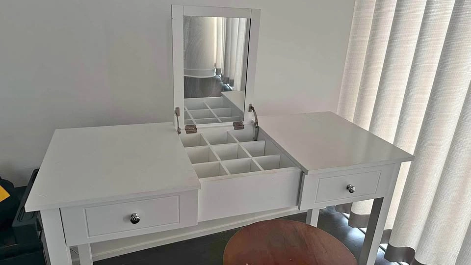 desk with mirror