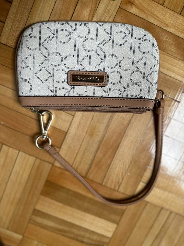 Calvin Klein wristlet - photo 5