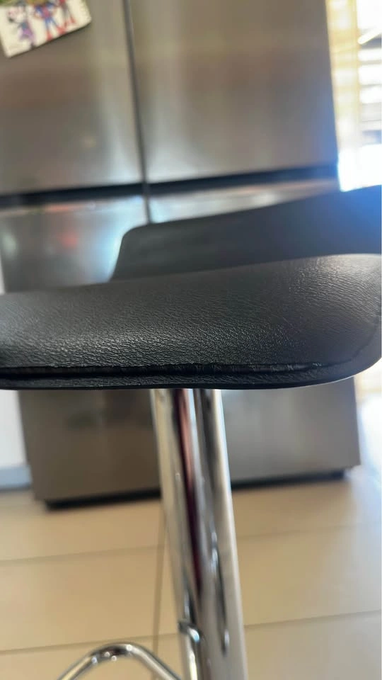 Bar stools - Set of 3 for $50 - photo 2