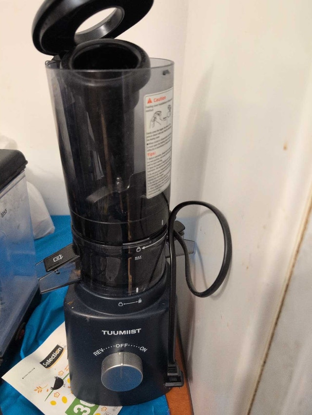 TUUMIIST Slow Masticating Juicer