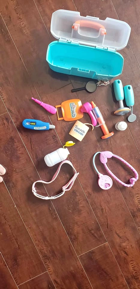 Children's Toy Doctor's Kit with Carrying Case