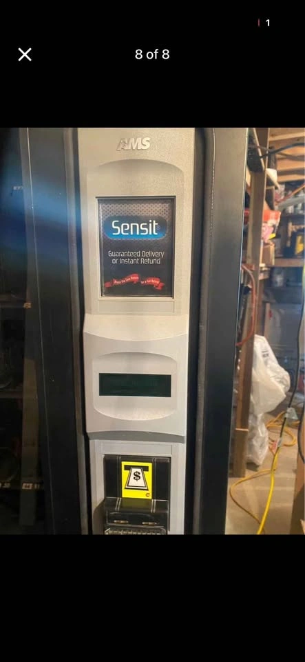 Used Vending Machine - photo 4