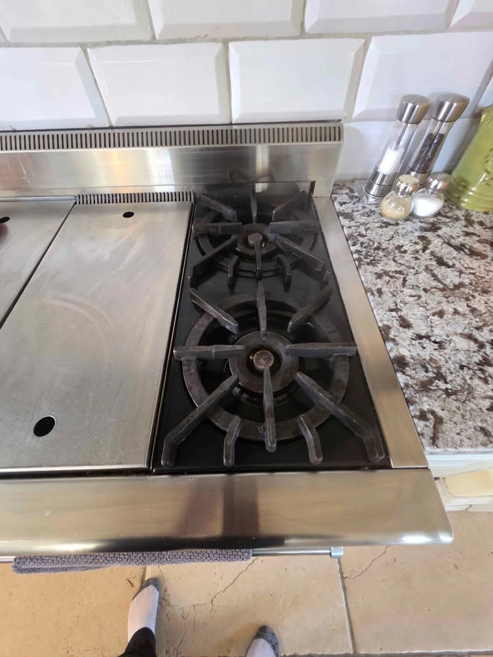 Wolf Gourmet Range - Gas Stove - photo 4