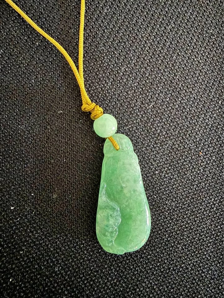 Beautiful jade pendant necklace