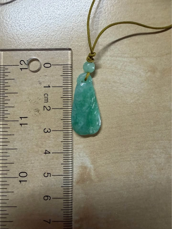 Beautiful jade pendant necklace - photo 4