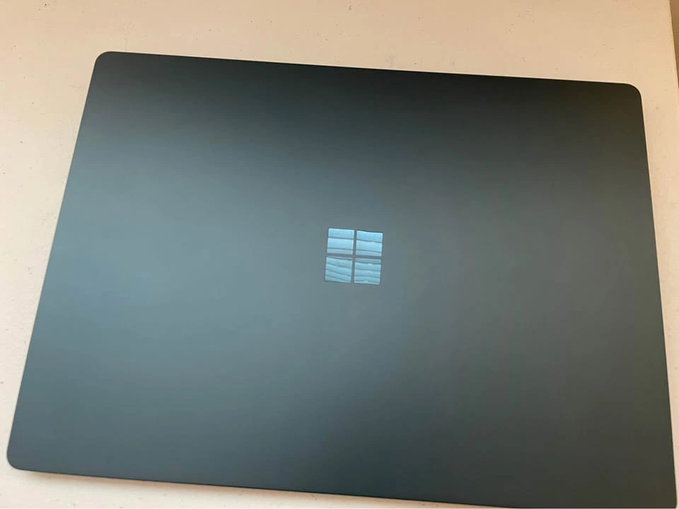 Microsoft surface i5 7th Gen - photo 4