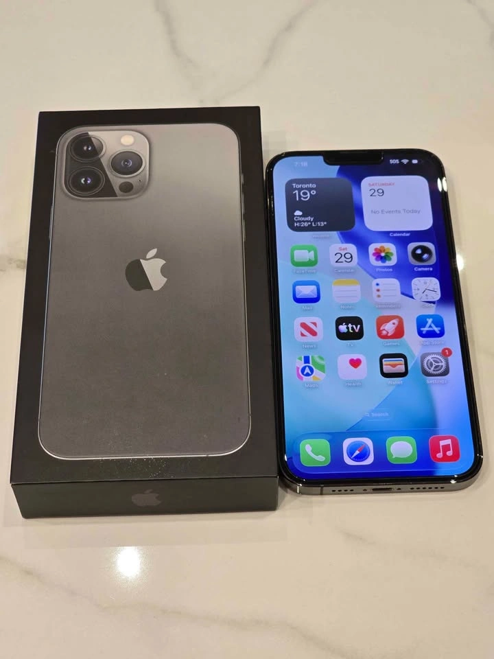 iPhone 13 Pro Max 128GB - Grey | Unlocked | Excellent Condition - photo 3